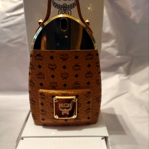 MCM - Picture 1 of 2